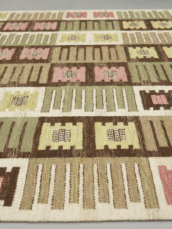 MÄRTA MÅÅS-FJETTERSTRÖM, matta, rölakan, 244 x 182,5 cm, "Nyponblomman", signerad AB MMF.