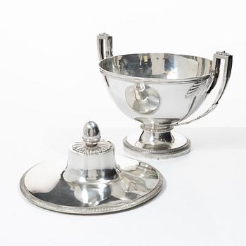 A Swiss silver tureen with lid, mark of Bossard & Sohn, 20th Century.