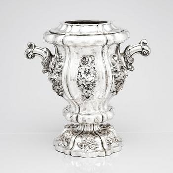 An Austria-Hungary 19th century silver champagne cooler, maker's mark FT, Vienna 1844.