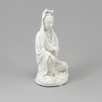 A Chinese blanc de chine porcelain figurine of a Guanyin, 20th century.