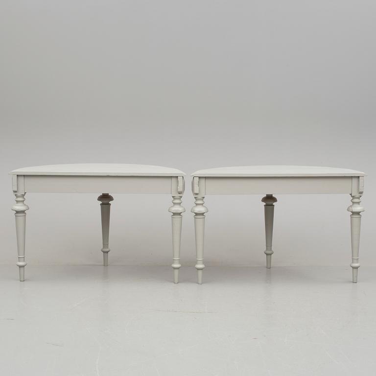 MÅNBORD, ett par. Omkring 1900.
