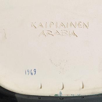 A Birger Kaipiainen stoneware dish, Arabia, Finland 1969.