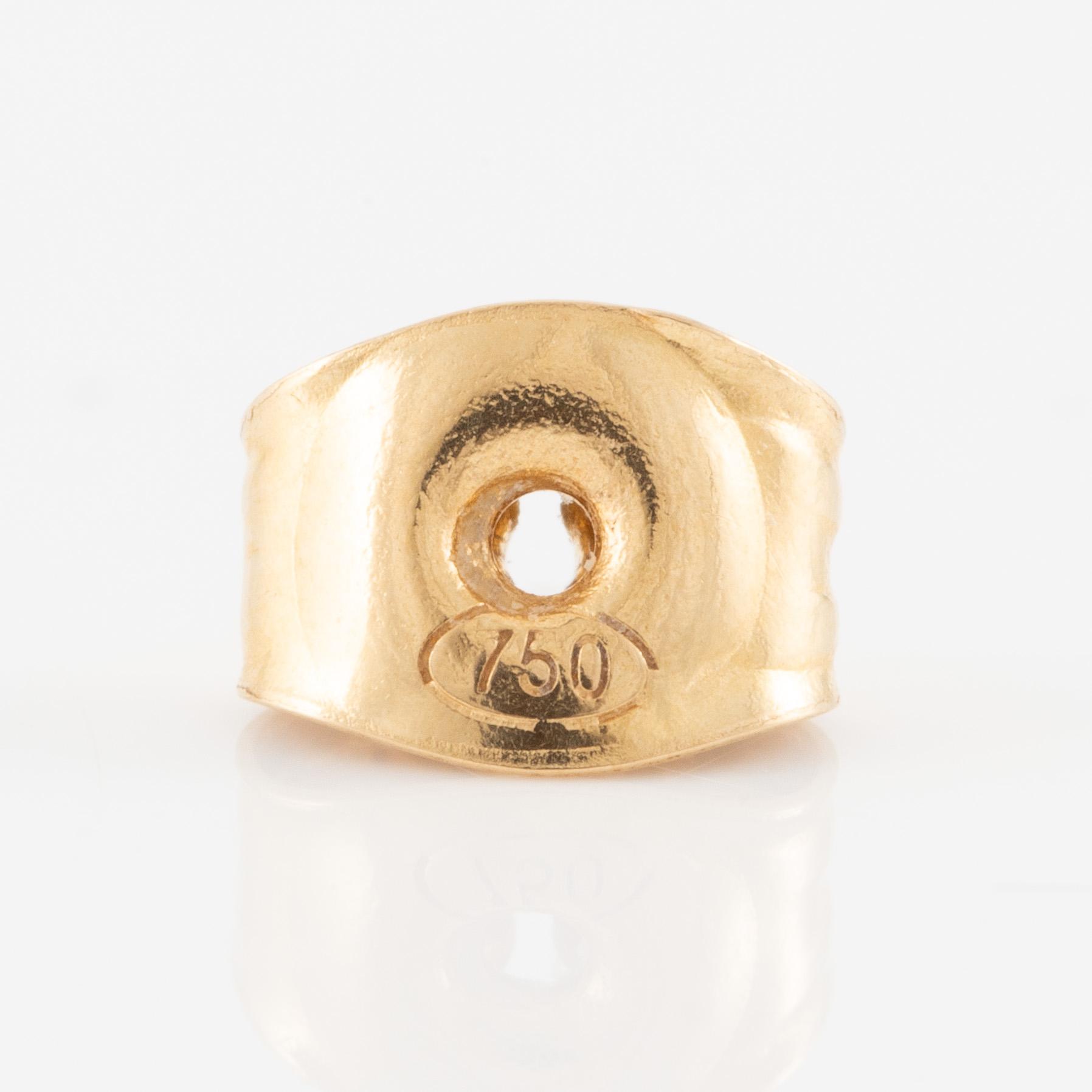 Earrings, a pair, 18K gold with six pendants. Annika Gustavsson.