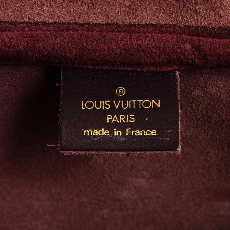 Louis Vuitton, A 'Taiga Kendall GM' Bag.