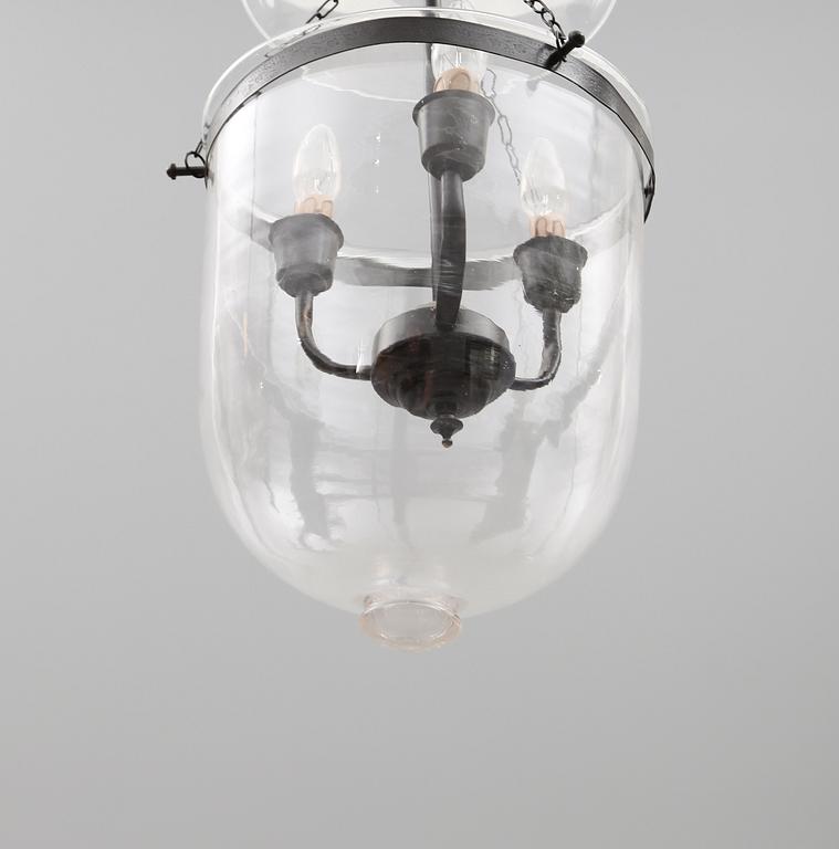 TAKAMPEL, glas, 1900-talets andra hälft. Höjd ca 55 cm.