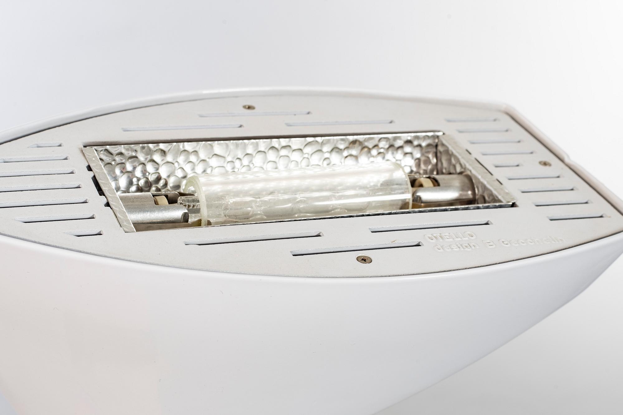 A UP-LIGHT FLOOR Bruno Gecchelin for Oluce Italy.