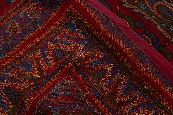 Broderi, ett par, semiantika Pateh Kirman, ca 279 x 88 cm respektive 282 x 84 cm.
