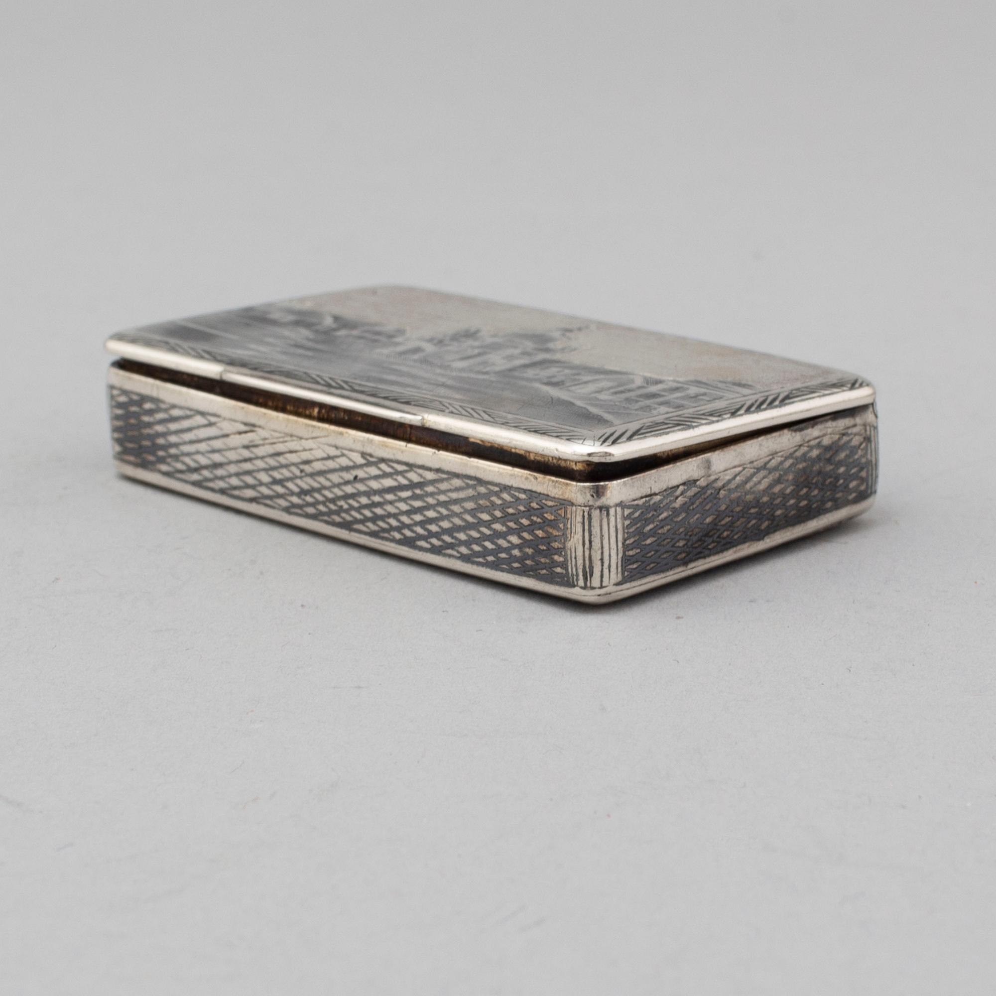 A Russian 19th century parcel-gilt silver and niello snuff box, mark possibly of Fyedor Maksomov, Moscow.