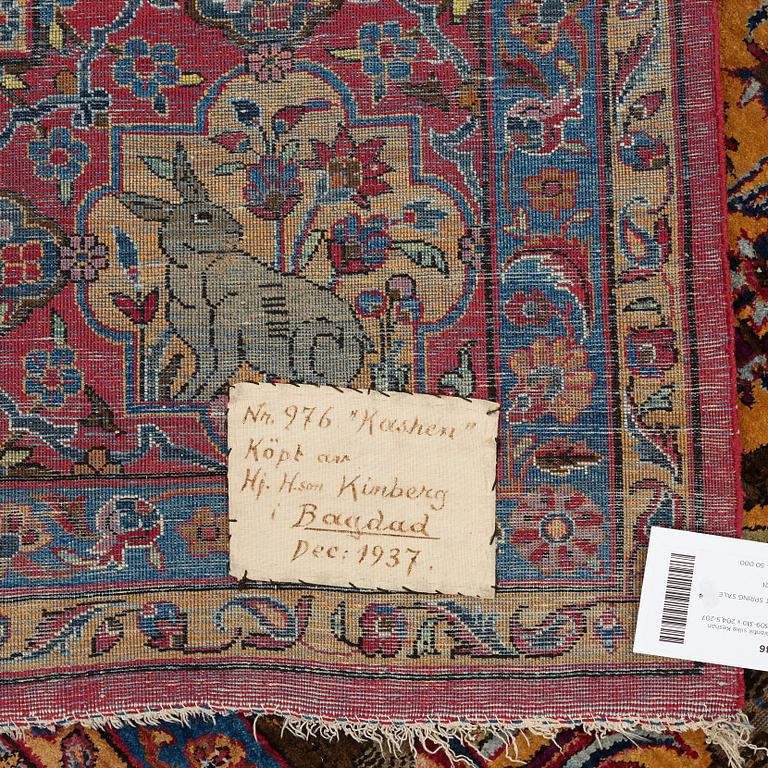 Matta, semiantik silke Keshan figural, ca 309-310 x 204,5-207 cm.