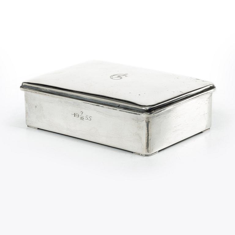 C.G. Hallberg, Tobaksskrin, silver, Stockholm 1954.