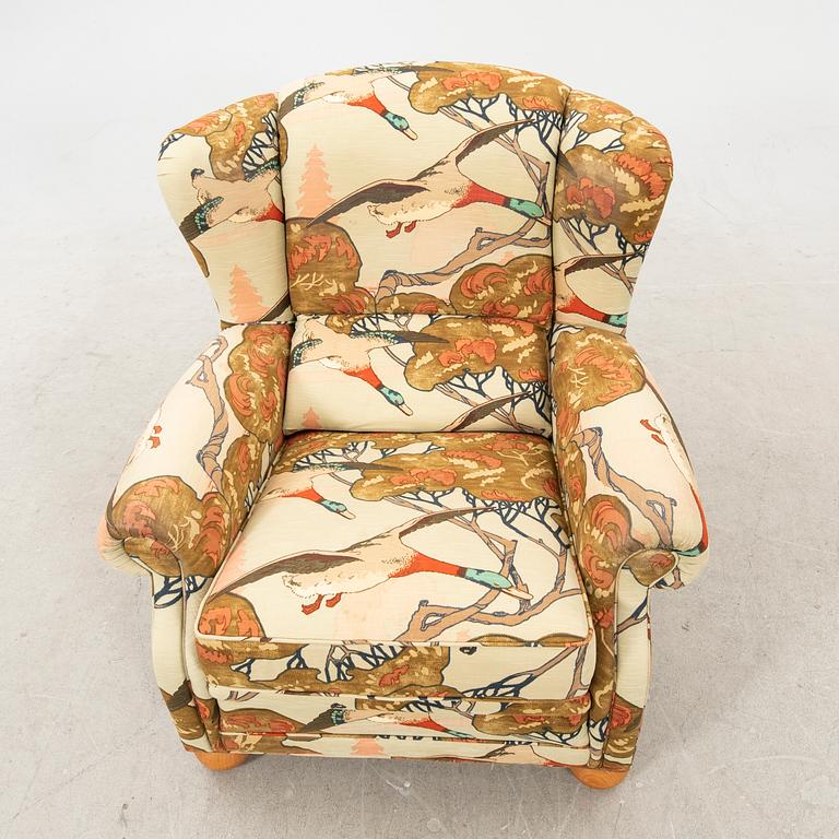 A 1940s armchair.