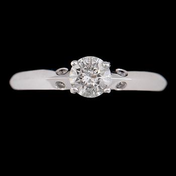 RING, 18K vitguld, solitär briljantslipad diamant ca 0.50 ct.