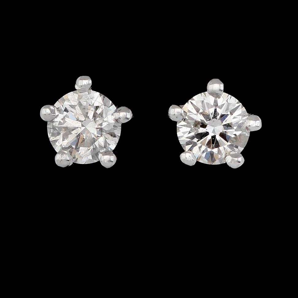 ÖRHÄNGEN, 1 par, 18K vitguld, briljantslipade diamanter tot ca 0.30 ct.