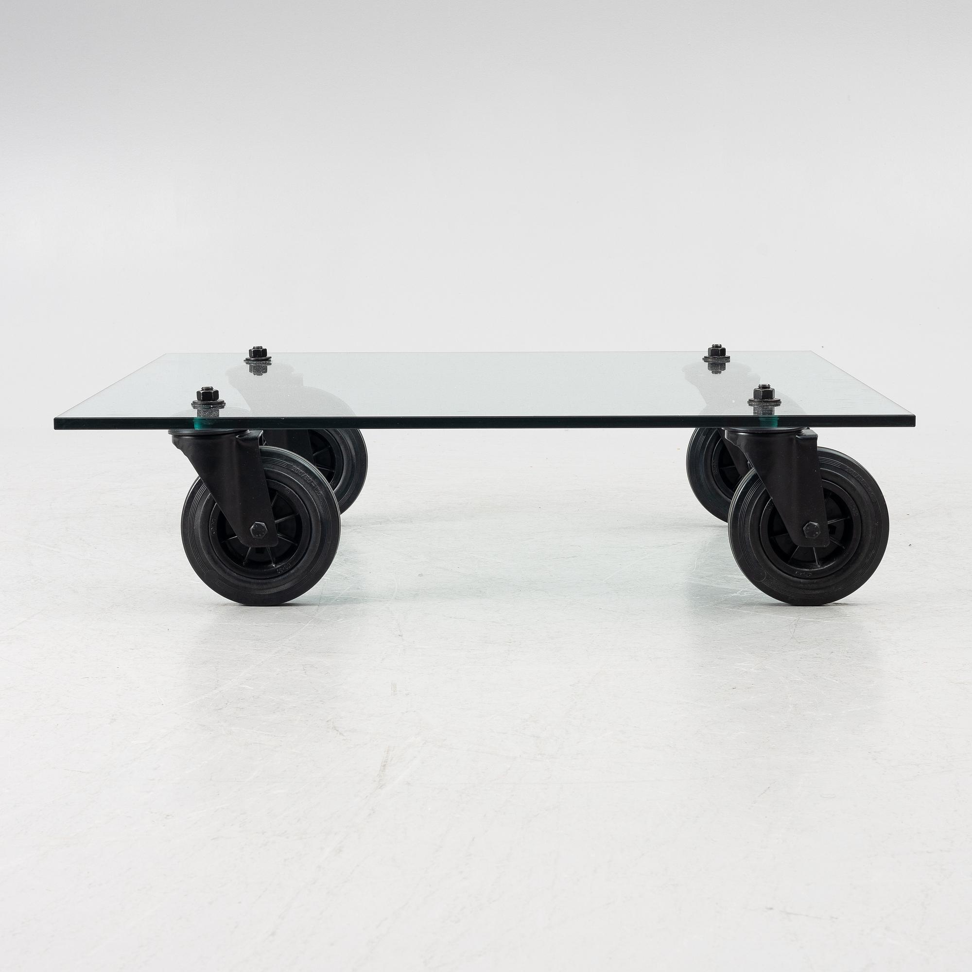 Gae Aulenti, coffee table "Table with Wheels", Fontana Arte Italy late 20th century/21st century.