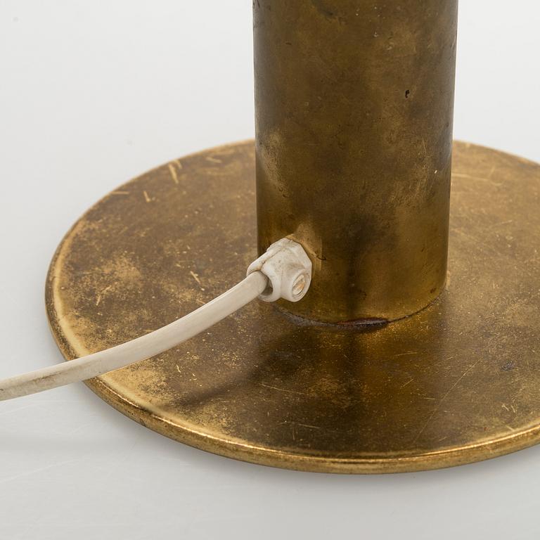 Hans-Agne Jakobsson, pöytävalaisin, malli B142,  Markaryd, 1960-70-luku.