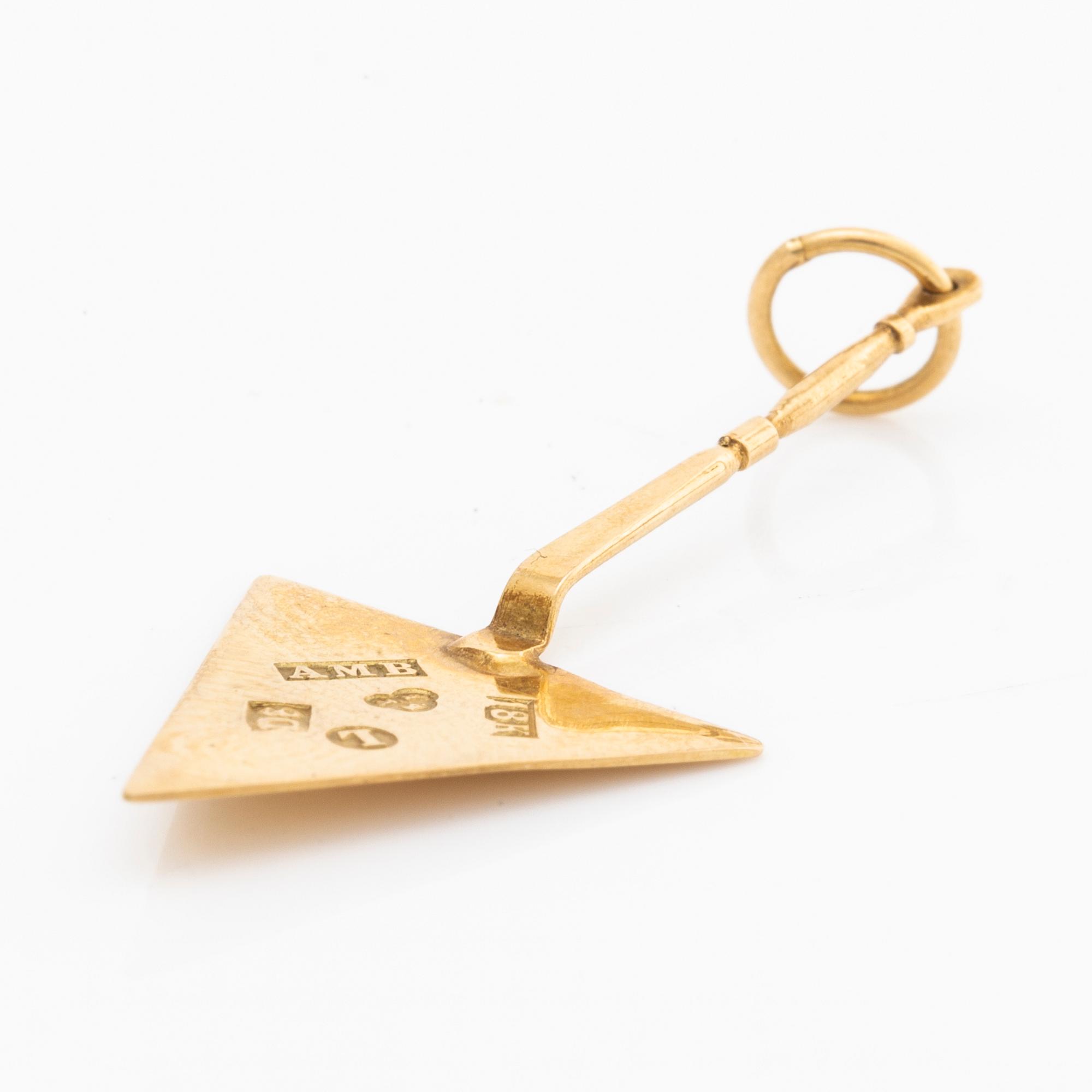 FREEMASON CUFFLINKS and spade 18K gold and enamel, G Dahlgren & Co Malmö 1930-31, 6,6 g.