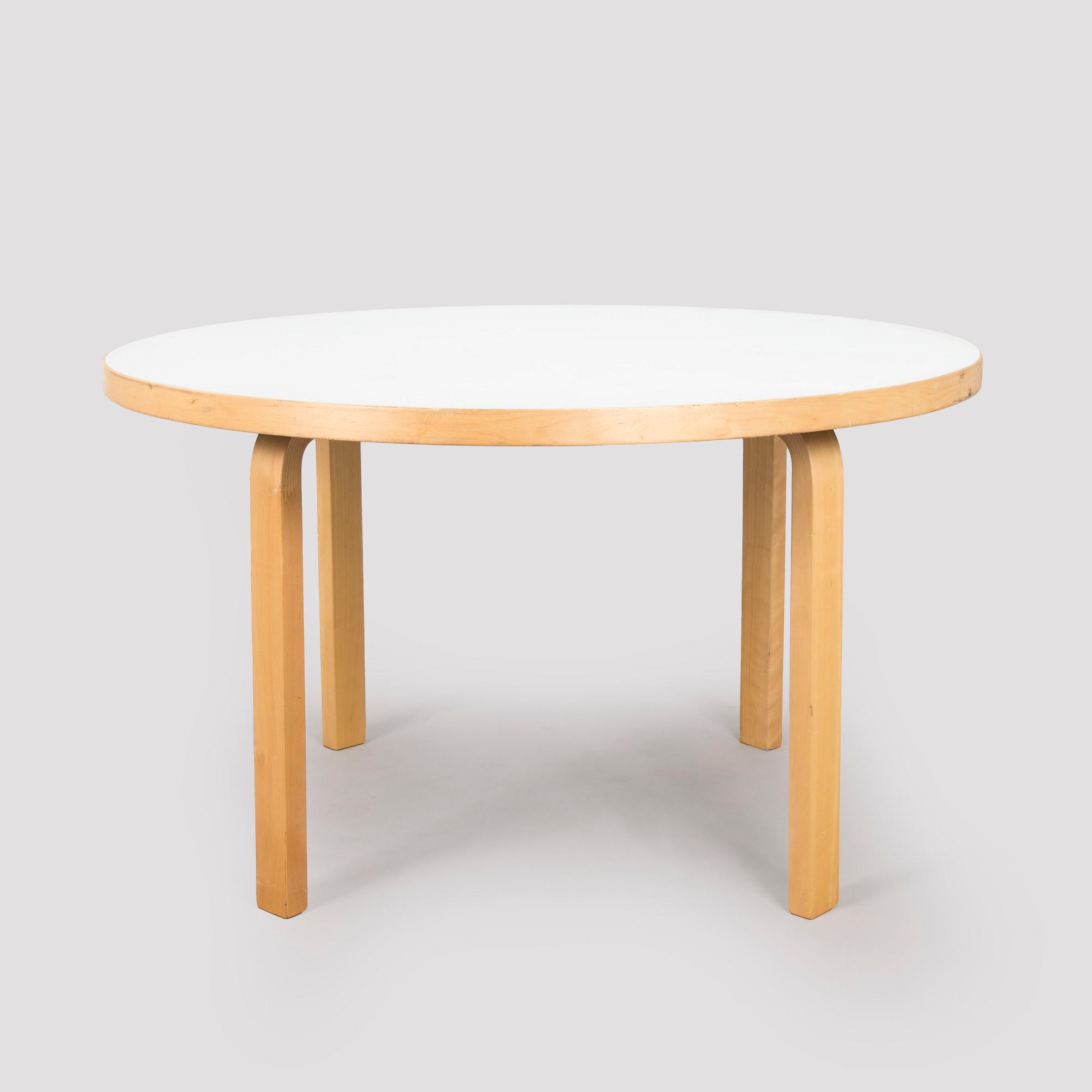 Alvar Aalto, matbord, modell 91, Artek, Finland 1900-talets slut.