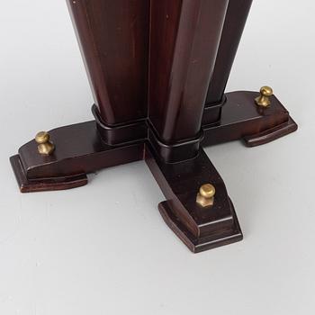 Occasional table, 20th century.