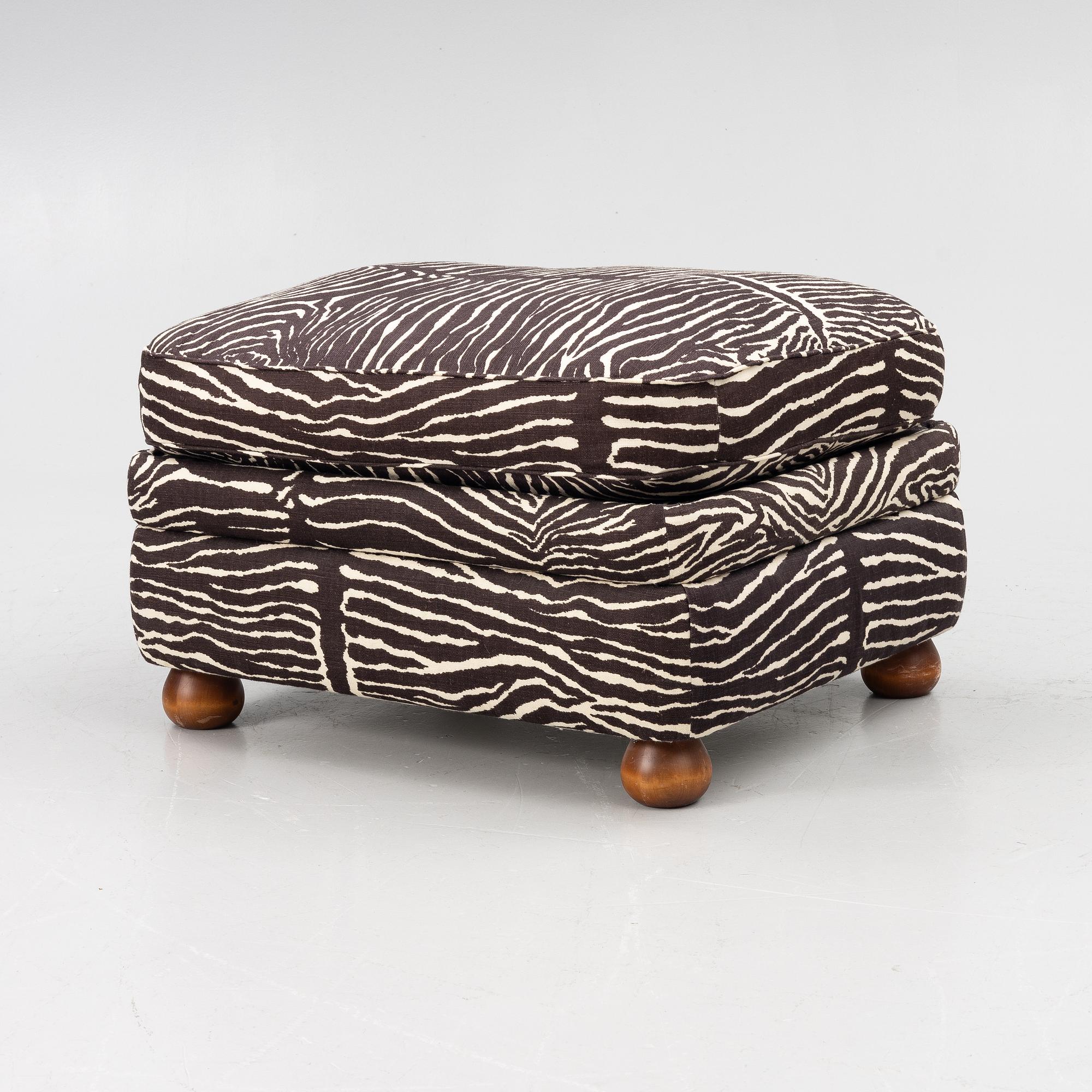 Josef Frank, a model 336 ottoman, Svenskt Tenn.
