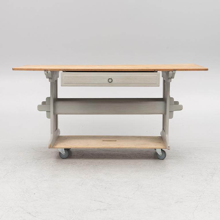 A table, 19th Century.