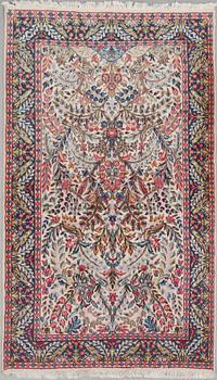 MATTA, old, Kirman laver, ca 202 x 118 cm.