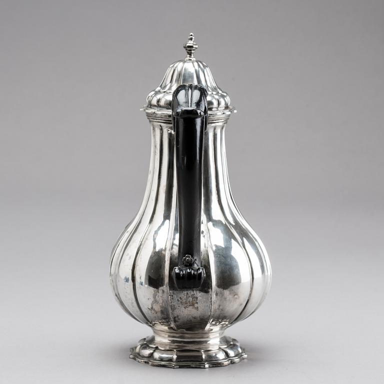 A SWEDISH SILVER COFFEE POT, probably Gävle or Lidköping, 18th century, weight c:a 750 g.