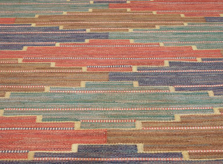 CARPET. "Blå heden". Flat weave. 334 x 234,5 cm. Signed MMF (Märta Måås-Fjetterström).