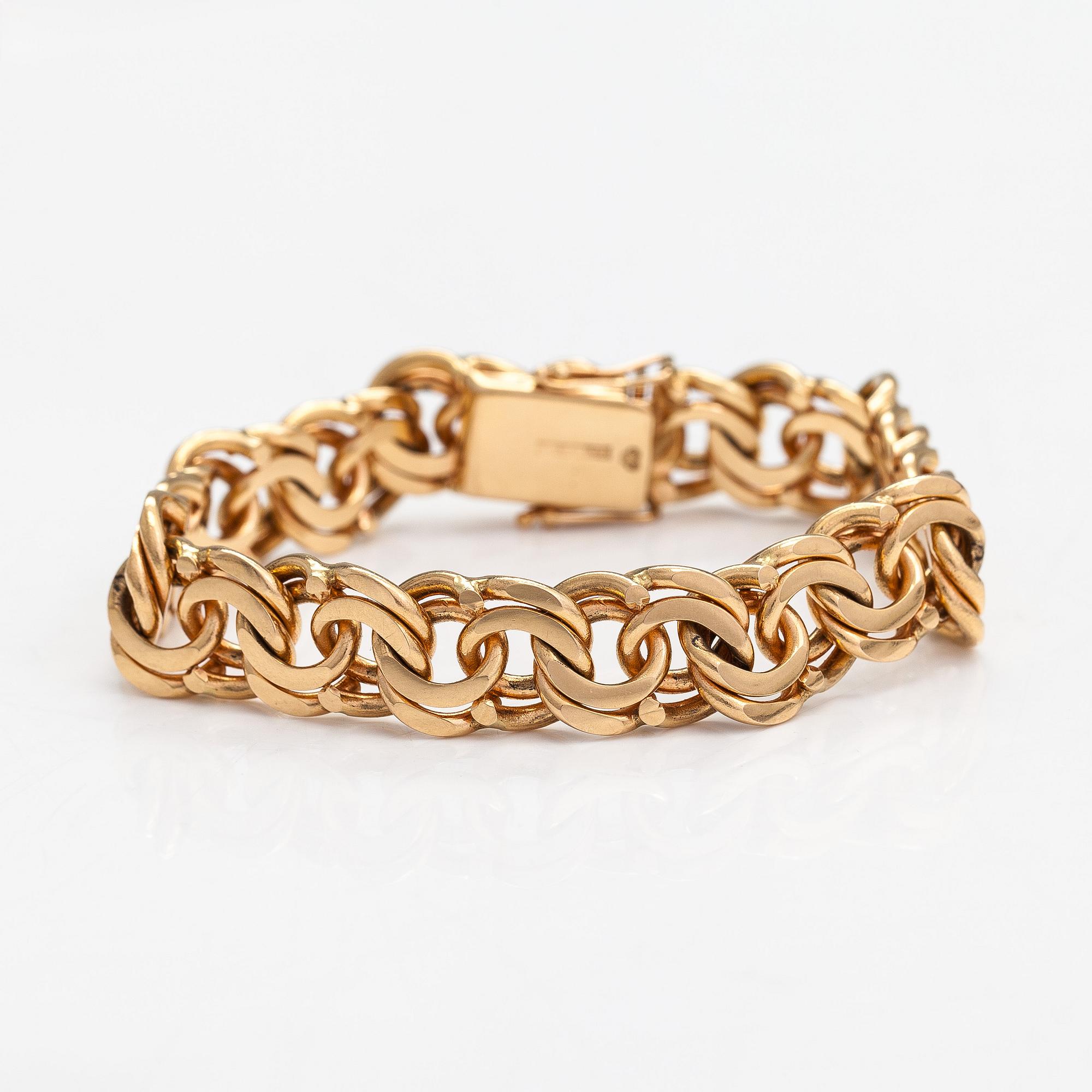 An 18K gold Bismarck bracelet. Swedish marks.