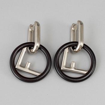FENDI, örhängen, "F is Fendi".