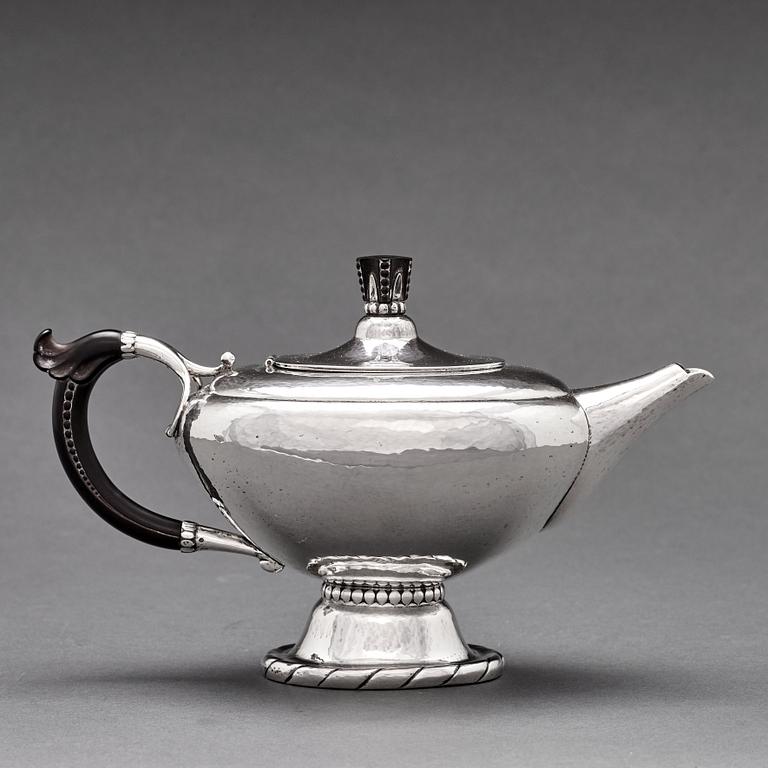 Georg Jensen, a 4 pieces coffee and tea service, Copenhagen 1915-19, 830/1000 silver. Design nr 88.
