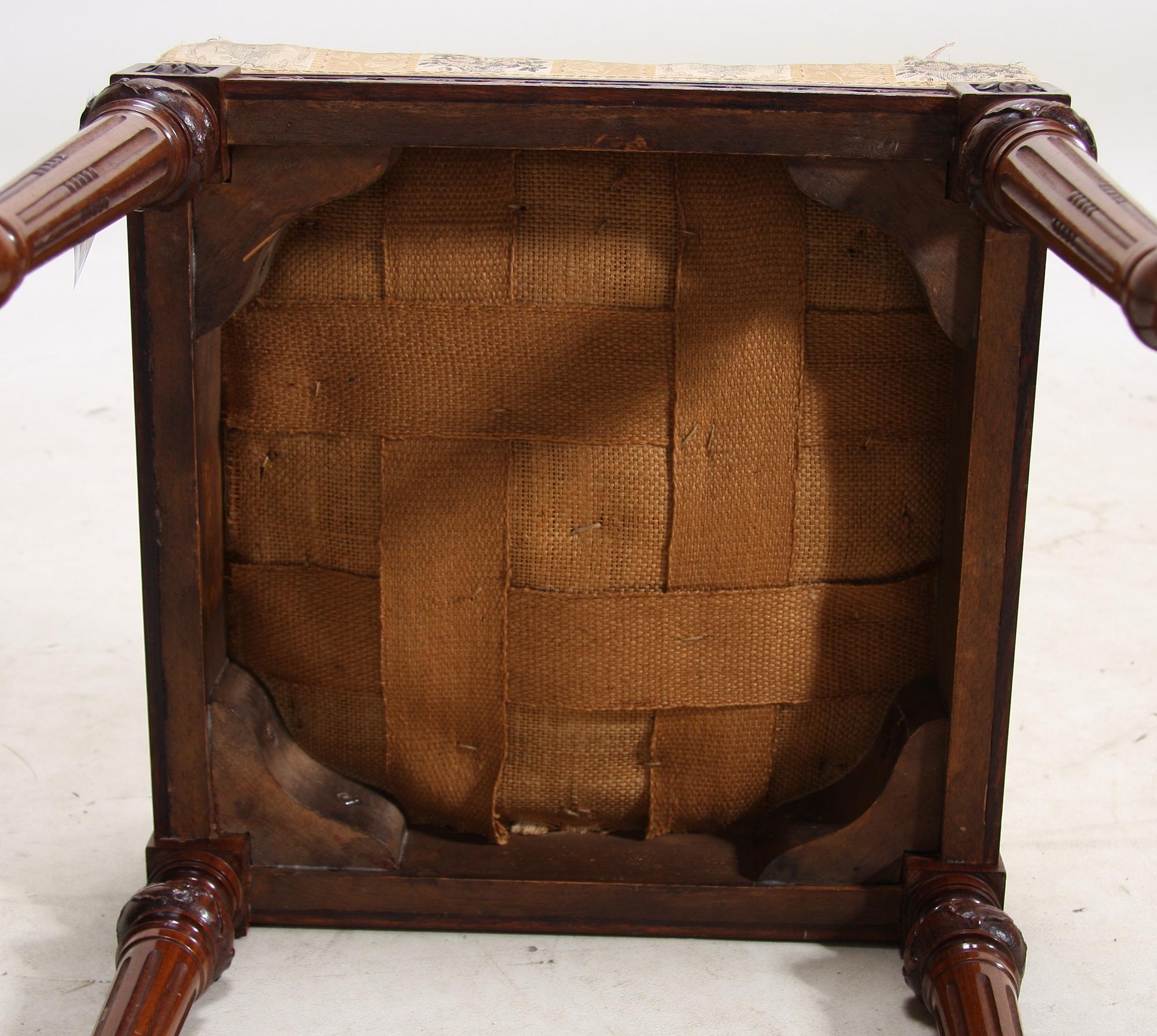 TABURETT, gustaviansk stil, 1900-tal.