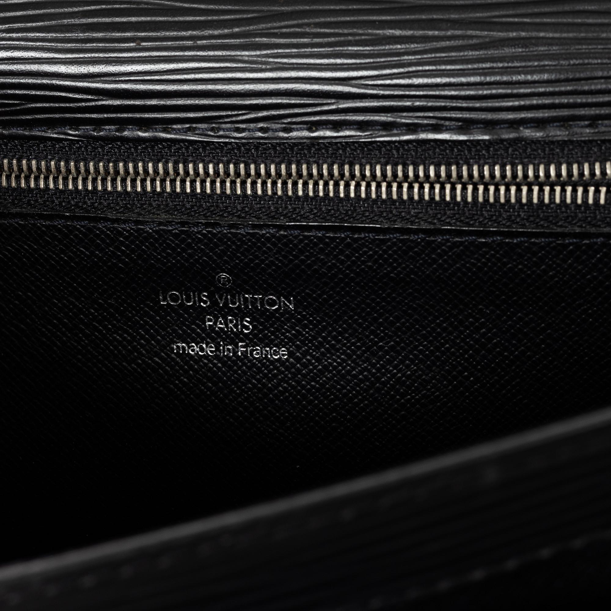 Louis Vuitton, clutch, "Sellier Dragonne".