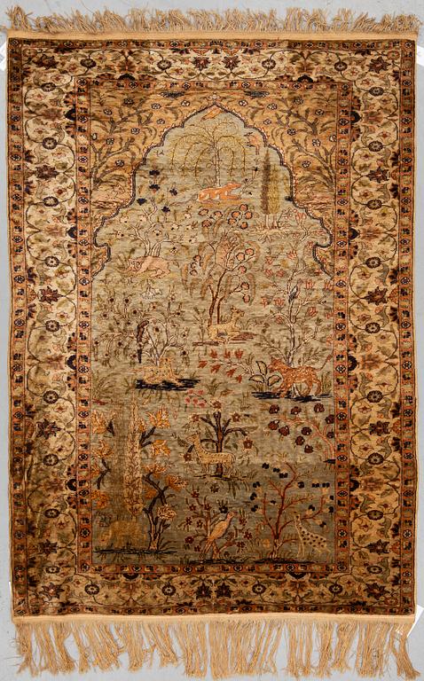 MATTO, a semi-antique Kayseri, ca 175 x 123 cm (as well as 2 cm flat weave at the ends).