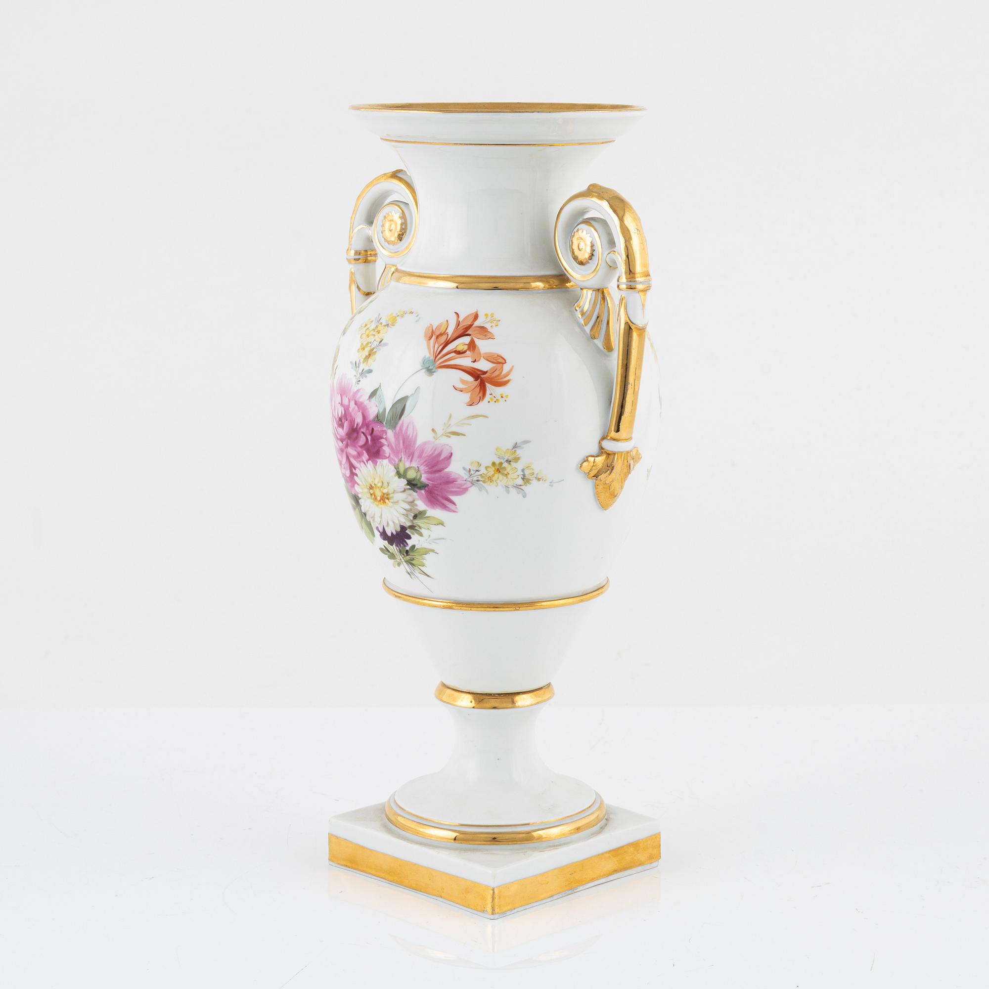 A Meissen vase, circa 1900.