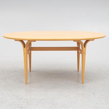 Bruno Mathsson, a birch coffee table, Mathsson International, Sweden, end of the 20th century.