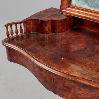 SPEGELBORD, nyrokoko, 1800-talets slut.