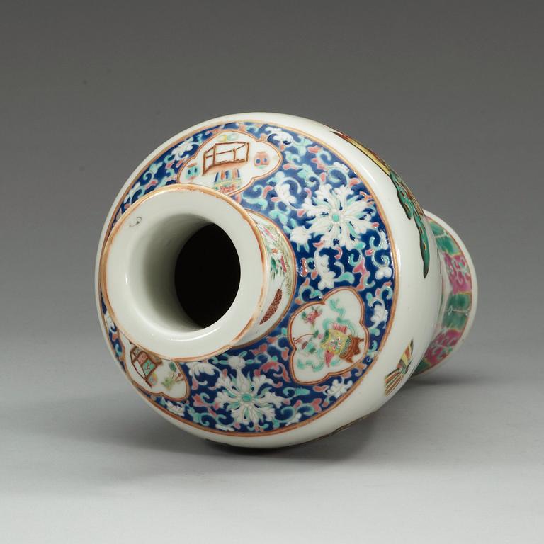 A famille rose vase, late Qing dynasty.