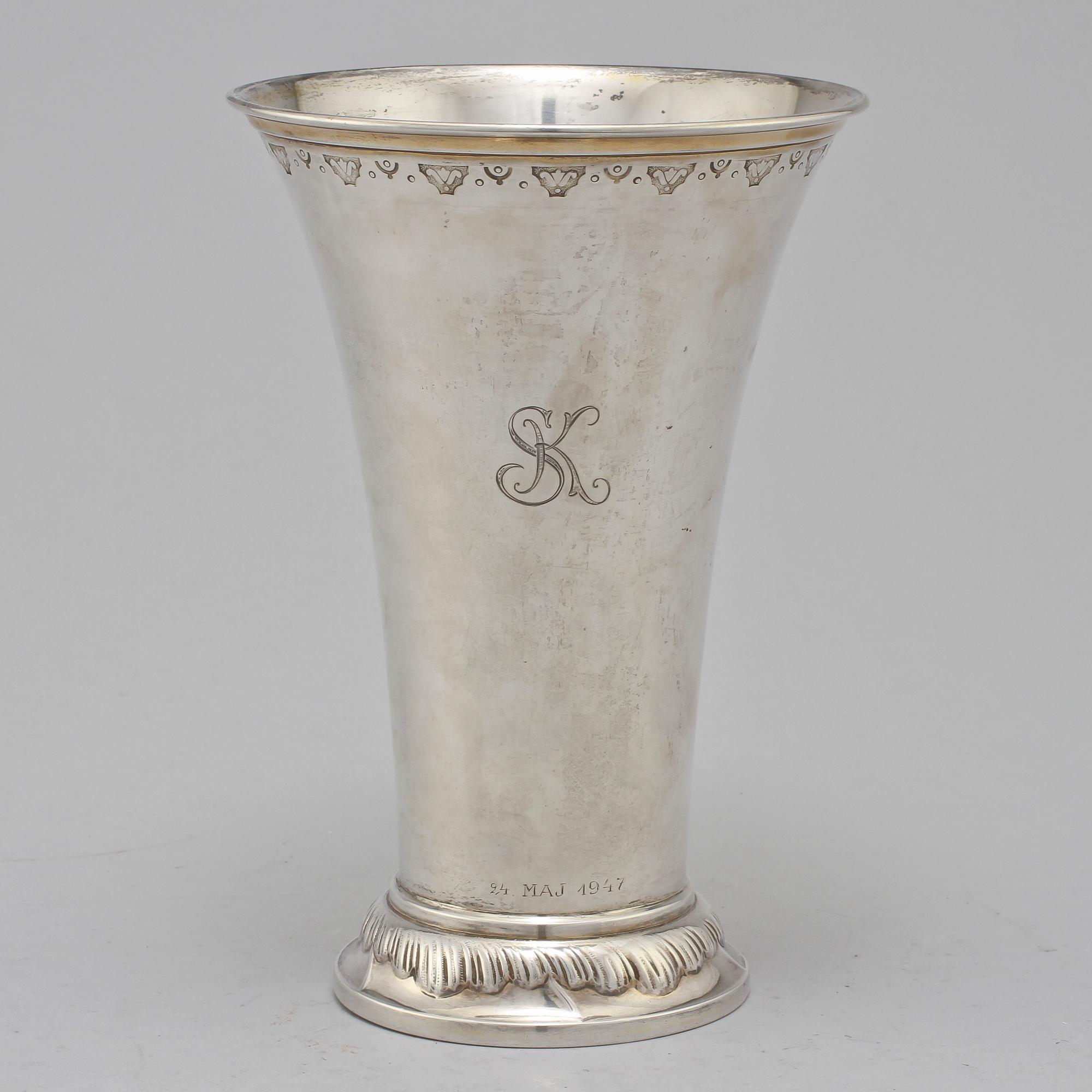 POKAL, silver, CGH, Stockholm, 1947, vikt 458 g.