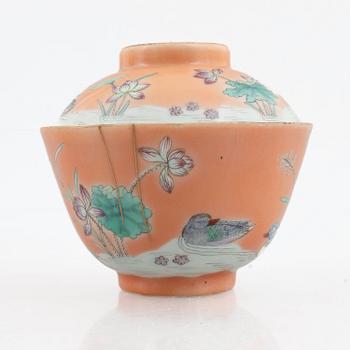 A 'mandarin duck' porcelain cup with cover, Qing dynasty, Daoguang seal mark.