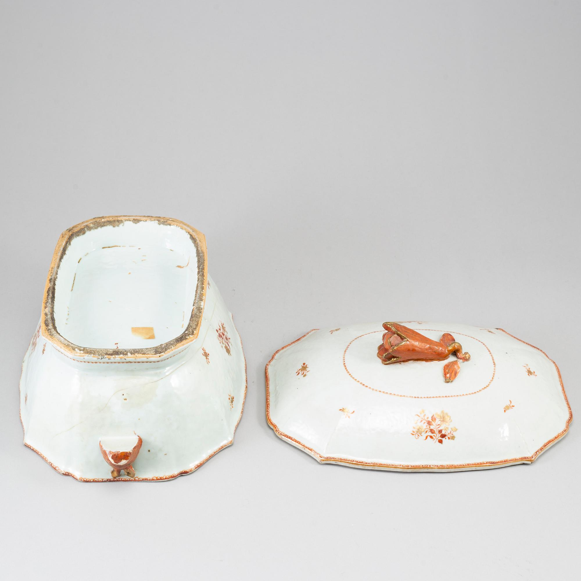 An enamelled tureen with cover, Qing dynasty, late 18th Century.