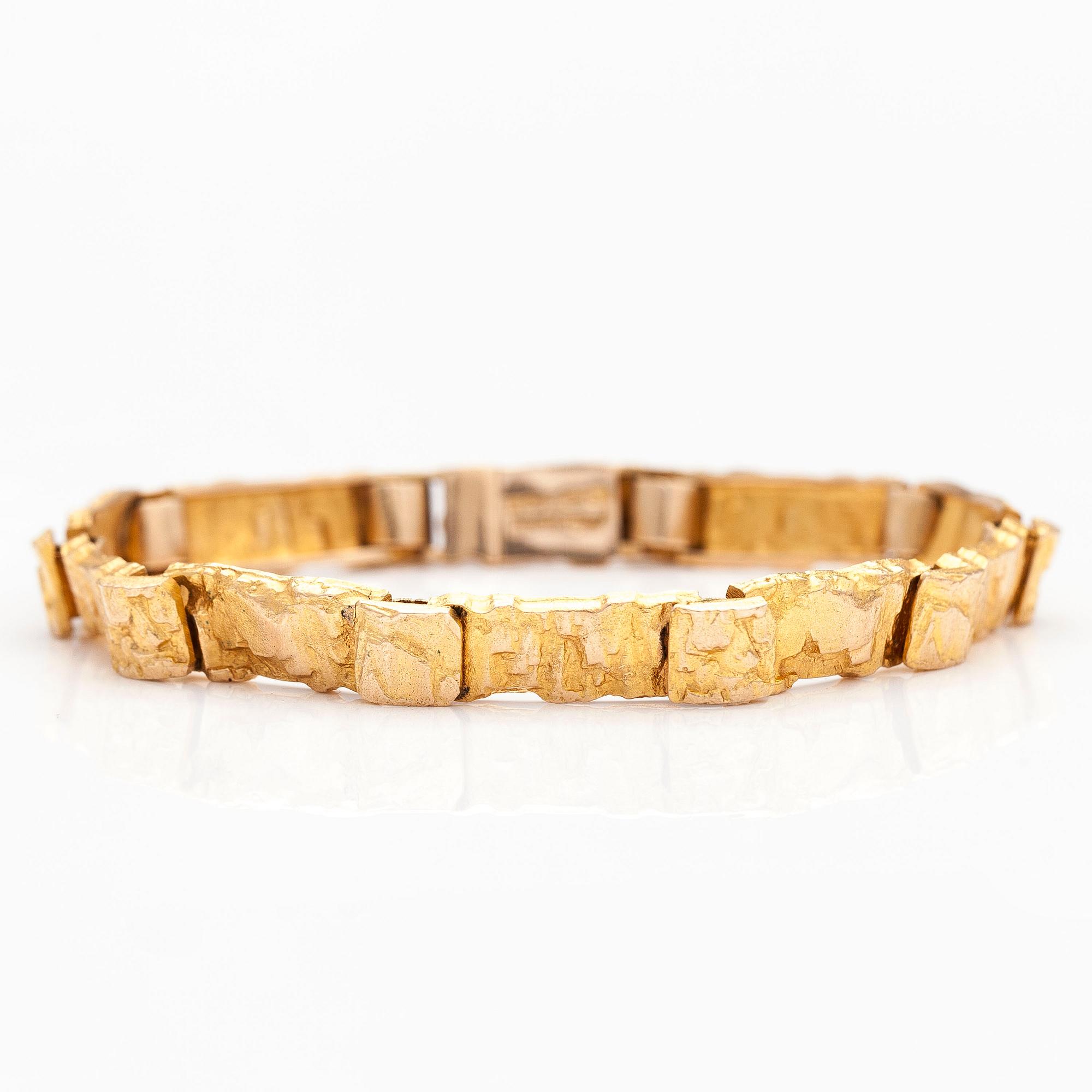 BJÖRN WECKSTRÖM, A 14K gold bracelet "Jotos". Lapponia 1971.