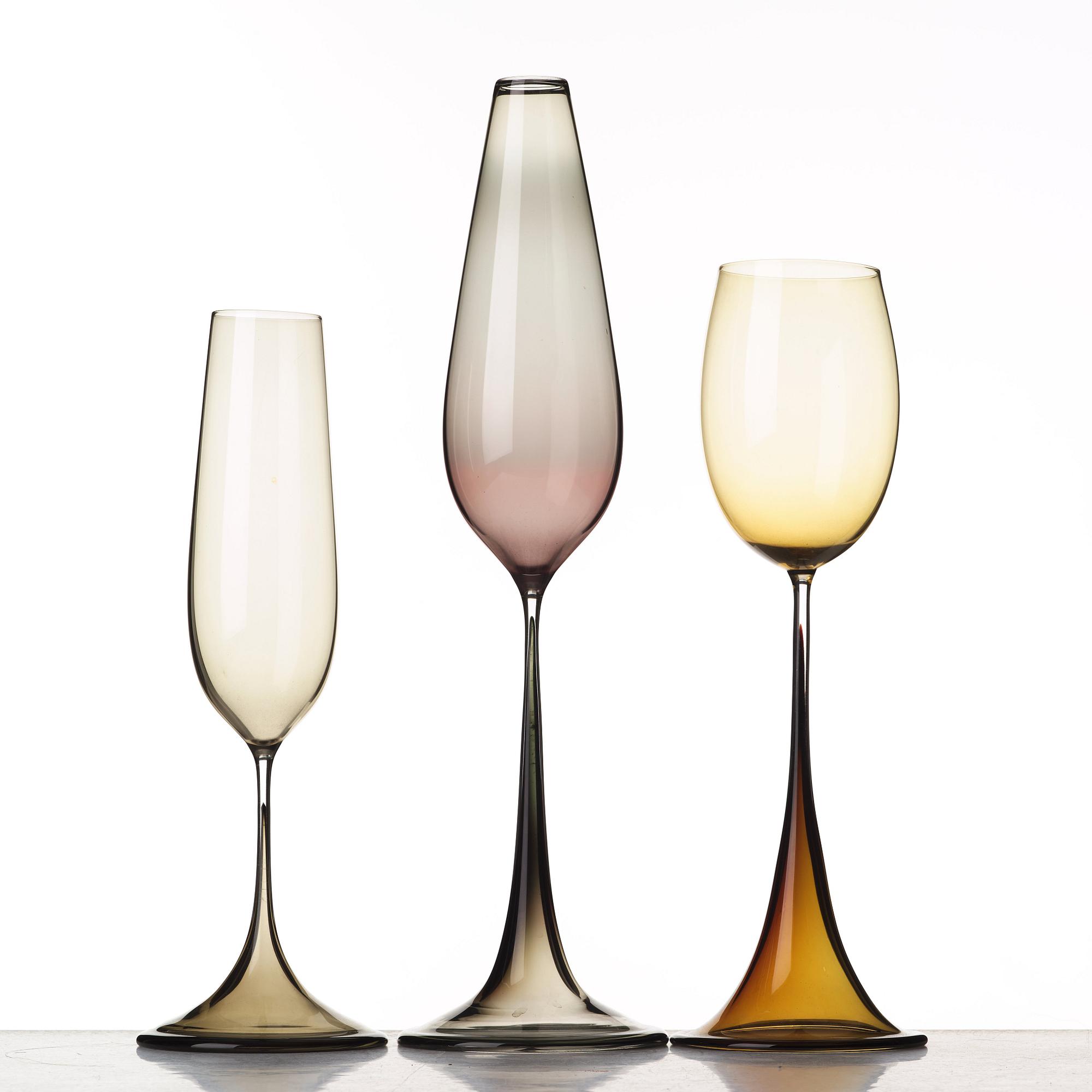 Nils Landberg, a set of three "Tulip" glass vases, Orrefors Expo.