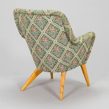 Carl Gustaf Hiort af Ornäs, a mid-20th century 'Pedro' armchair for Hiort Tuote Puunveisto Oy - Träsnideri Ab.