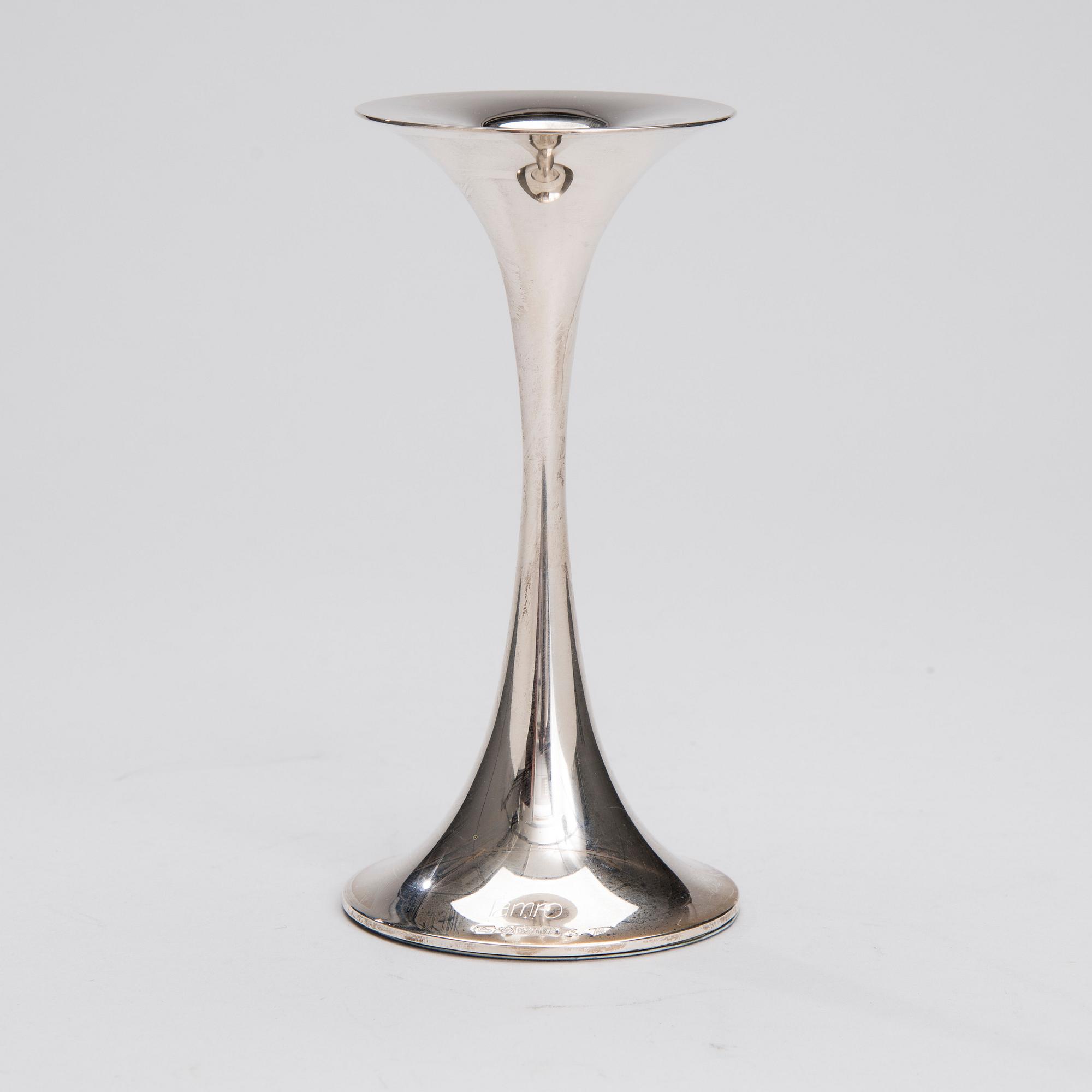 LJUSSTAKE, "Trumpet", silver, Tapio Wirkkala, Kultakeskus, Tavastehus 1999. Tot. vikt ca 158 g.