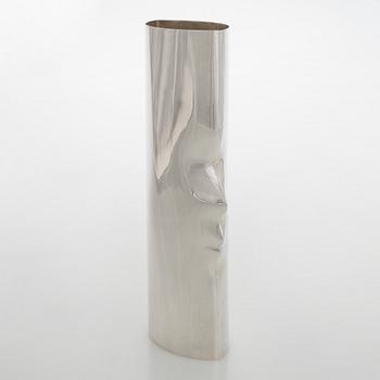 Pekka Piekäinen, maljakko, sterlinghopeaa, J.A. Tarkiainen, Helsinki 1988.