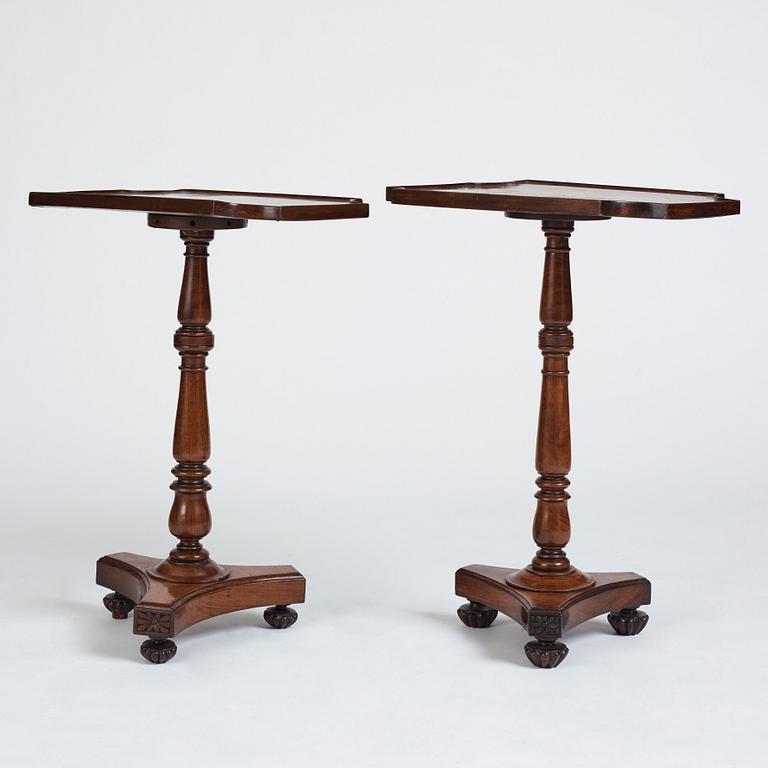 Bord, ett par snarlika, England 1800-tal i Thomas Hopes (1769-1831) manér.