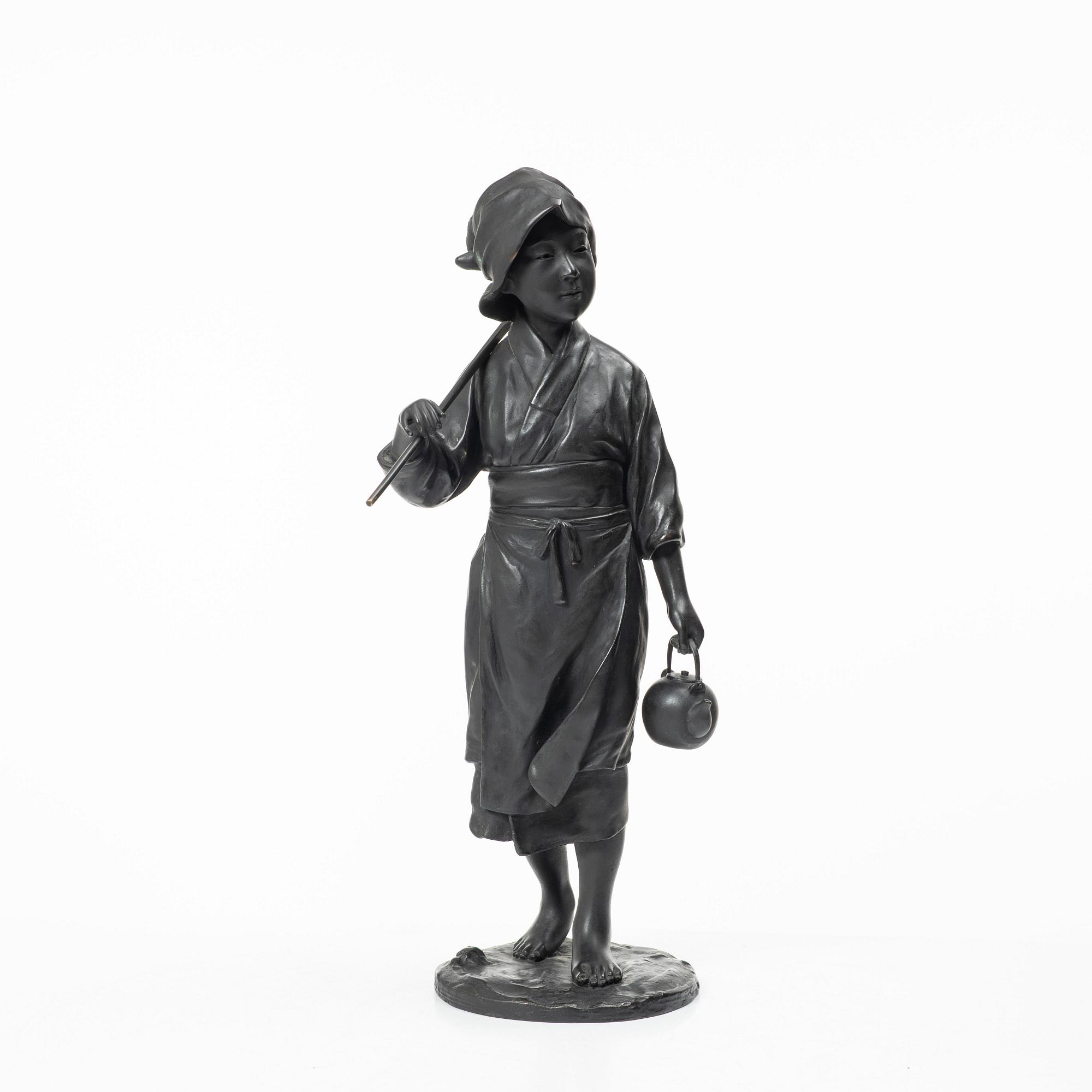 A large Japanese bronze okimono, early 1900s.