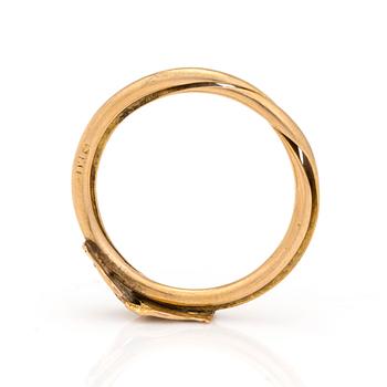 A 'fede' ring.