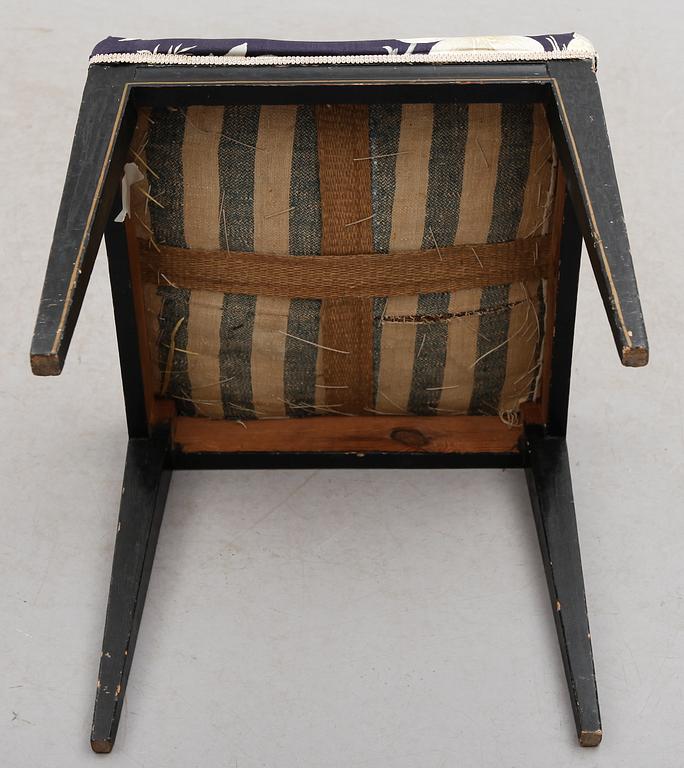 TABURETT, gustaviansk stil, omkring år 1900.