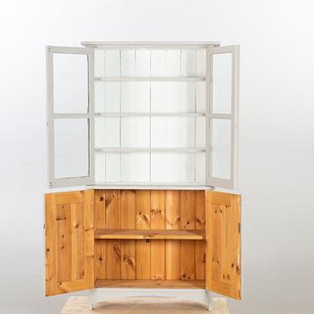 An early 20th century display cabinet.